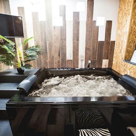 Junior Suites Con Jacuzzi Babilafuente Exteriér fotografie