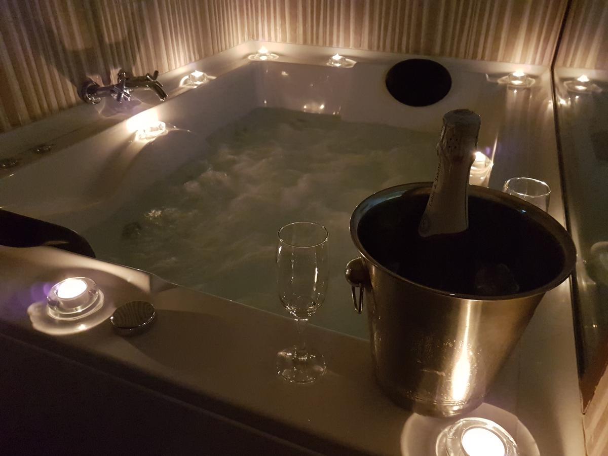 Junior Suites Con Jacuzzi Babilafuente Exteriér fotografie